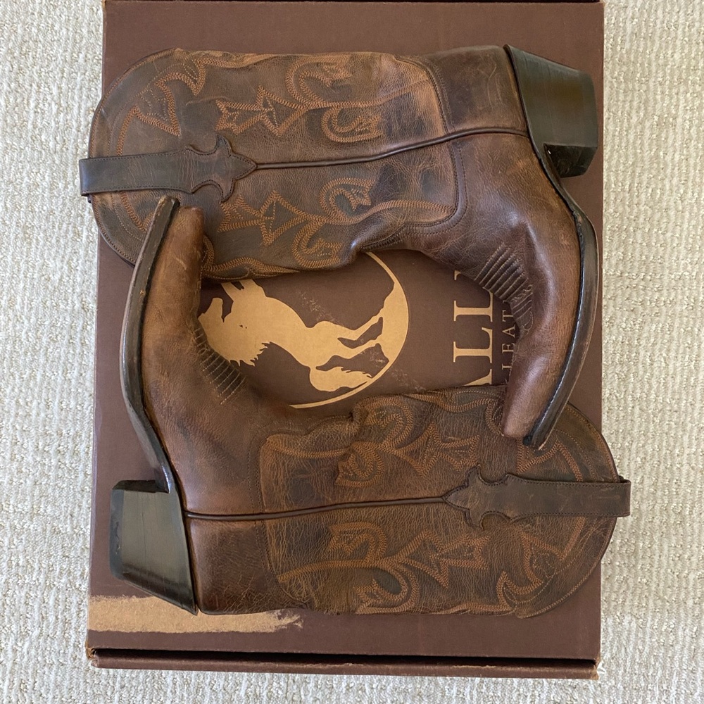Woman’s Boots Size 6